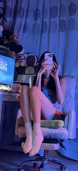 Bedroom Portrait 0167