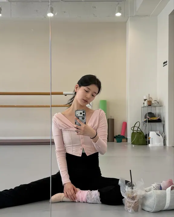 Bae Suzy · Archive frame