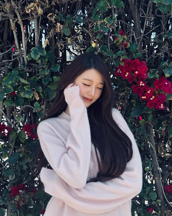 Jang Wonyoung · Archive frame